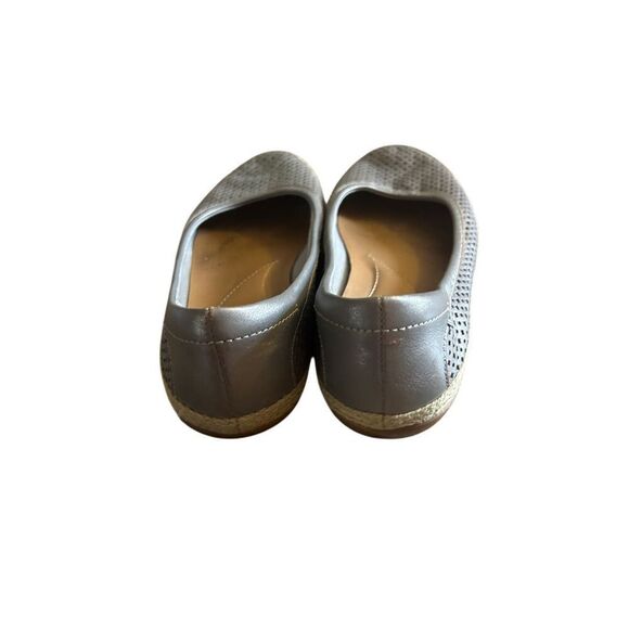 Clarks‎ Collection Silver Leather Perforated Espadrille Flats - Picture 5 of 9